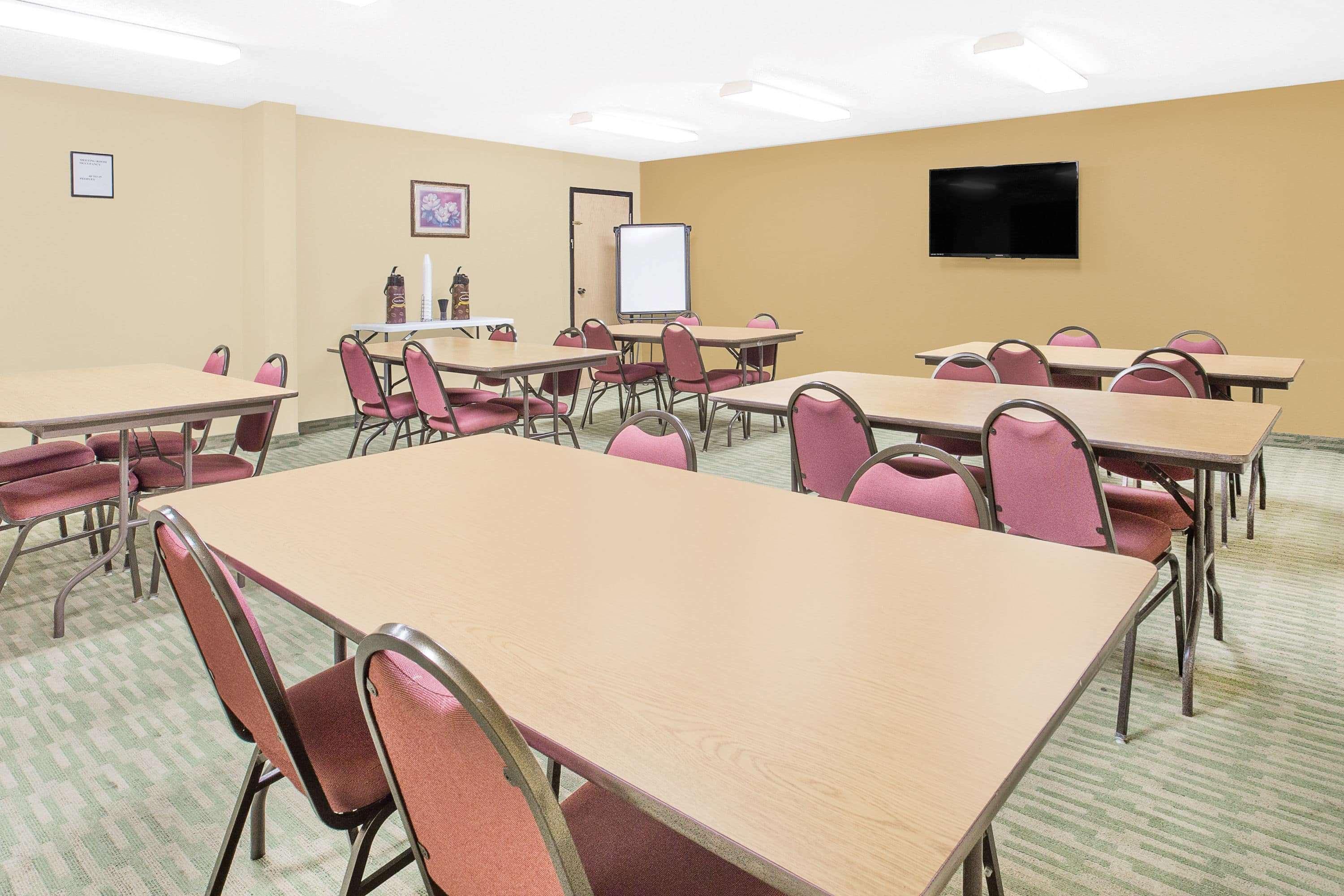 Hotel Super 8 By Wyndham Nixa/Springfield Area Exterior foto