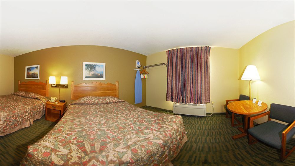 Hotel Super 8 By Wyndham Nixa/Springfield Area Exterior foto
